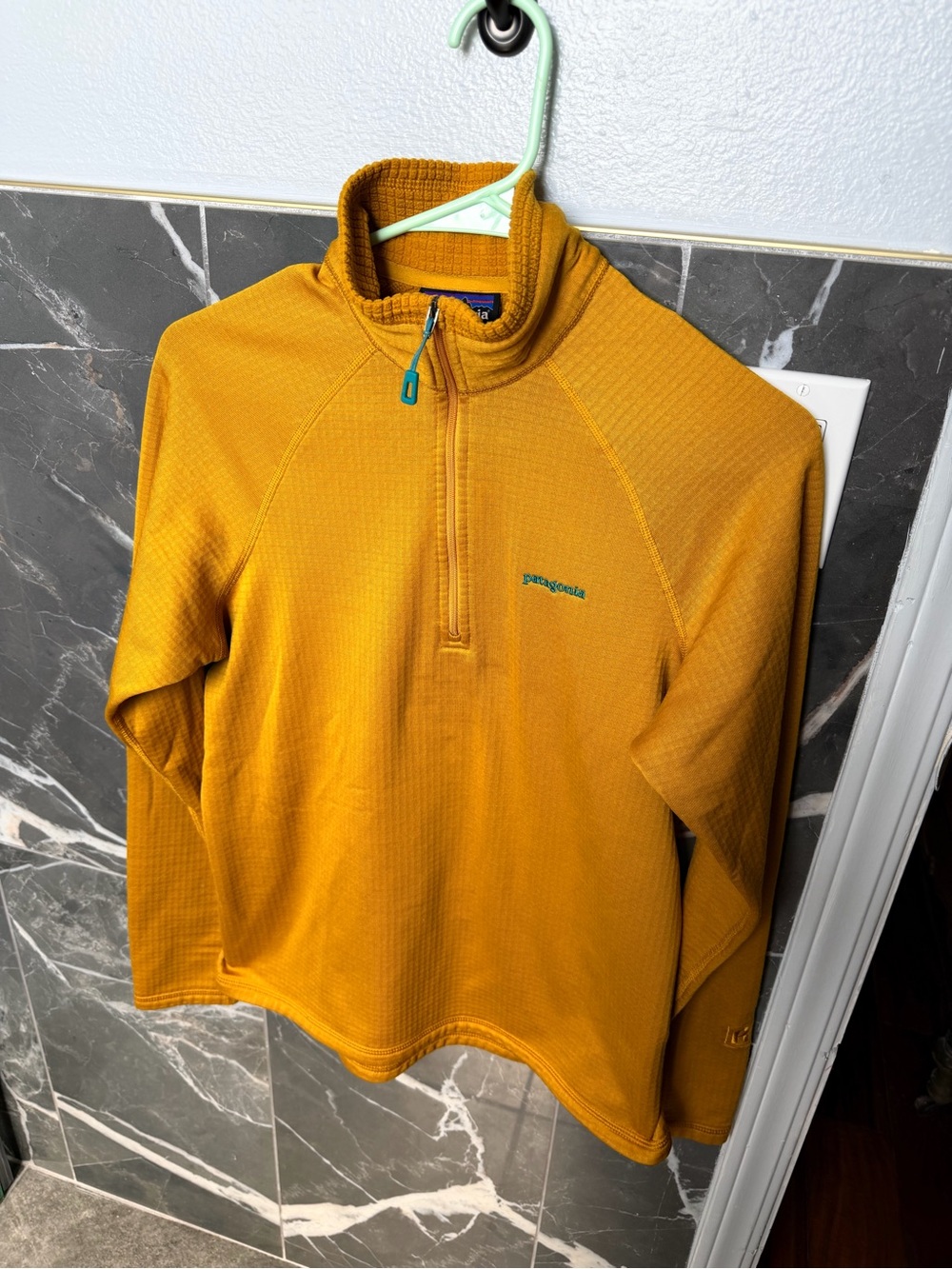 Patagonia R1 pullover